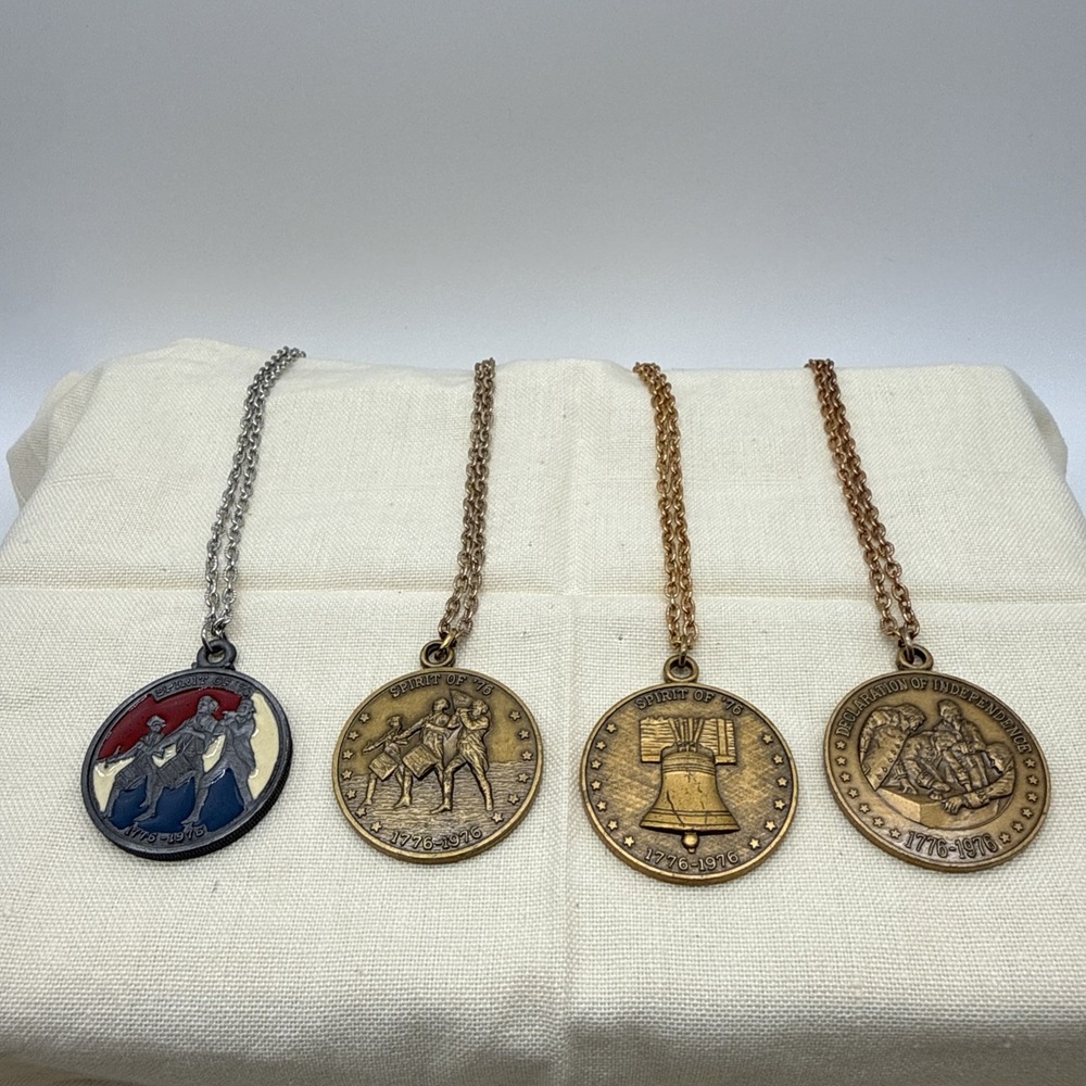 1976 US Vintage Bicentennial Medallion Pendant Necklace Lot of 4 Spirit of 76